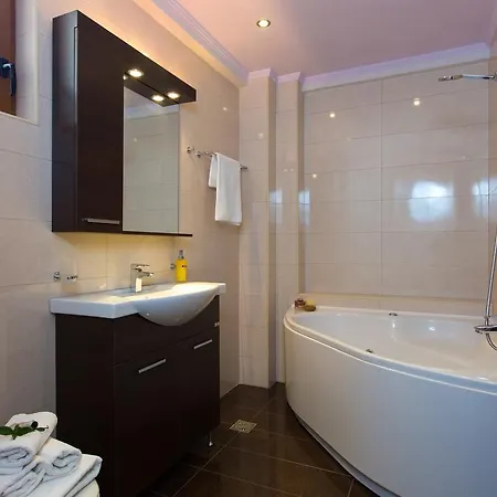 Sia Villa Adelianósz Kámbosz